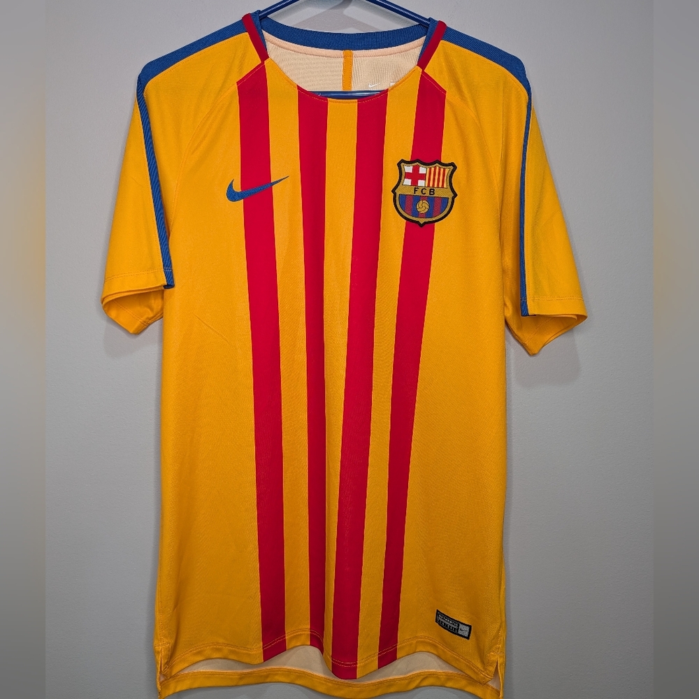 Nike FC Barcelona Soccer Jersey Yellow and Red Striped Men's Dri-Fit Football L